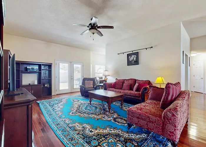 Gorgeous Pet Friendly Coastal With Plenty Of Space And Easy Access * Pensacola
