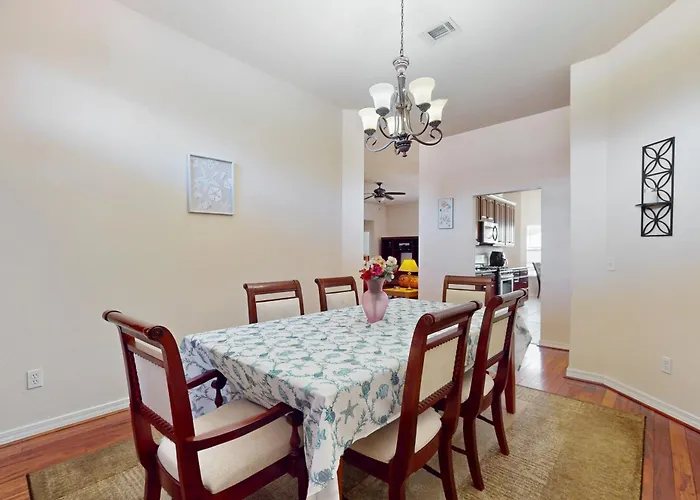 Holiday home Gorgeous Pet Friendly Coastal With Plenty Of Space And Easy Access Pensacola