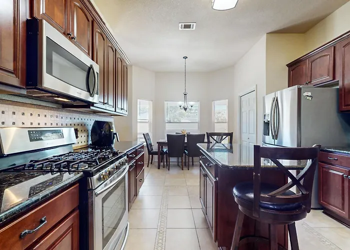 Gorgeous Pet Friendly Coastal With Plenty Of Space And Easy Access